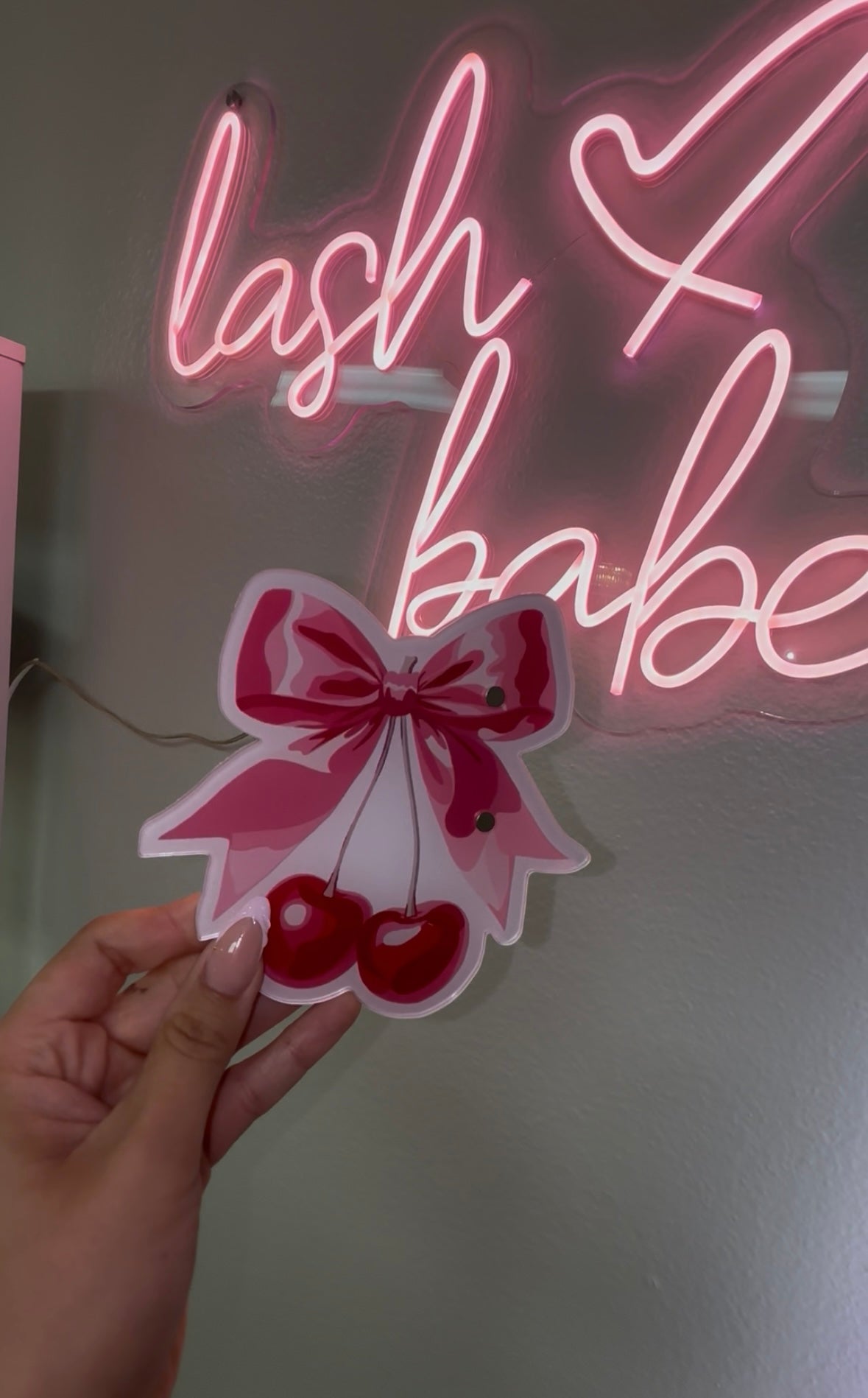 Cherry bow tile